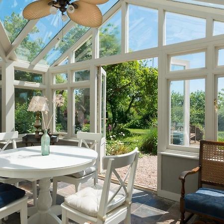 Navigation Cottage On The Historic Sea Lock Overlooking The Nature Reserve Maldon Esterno foto