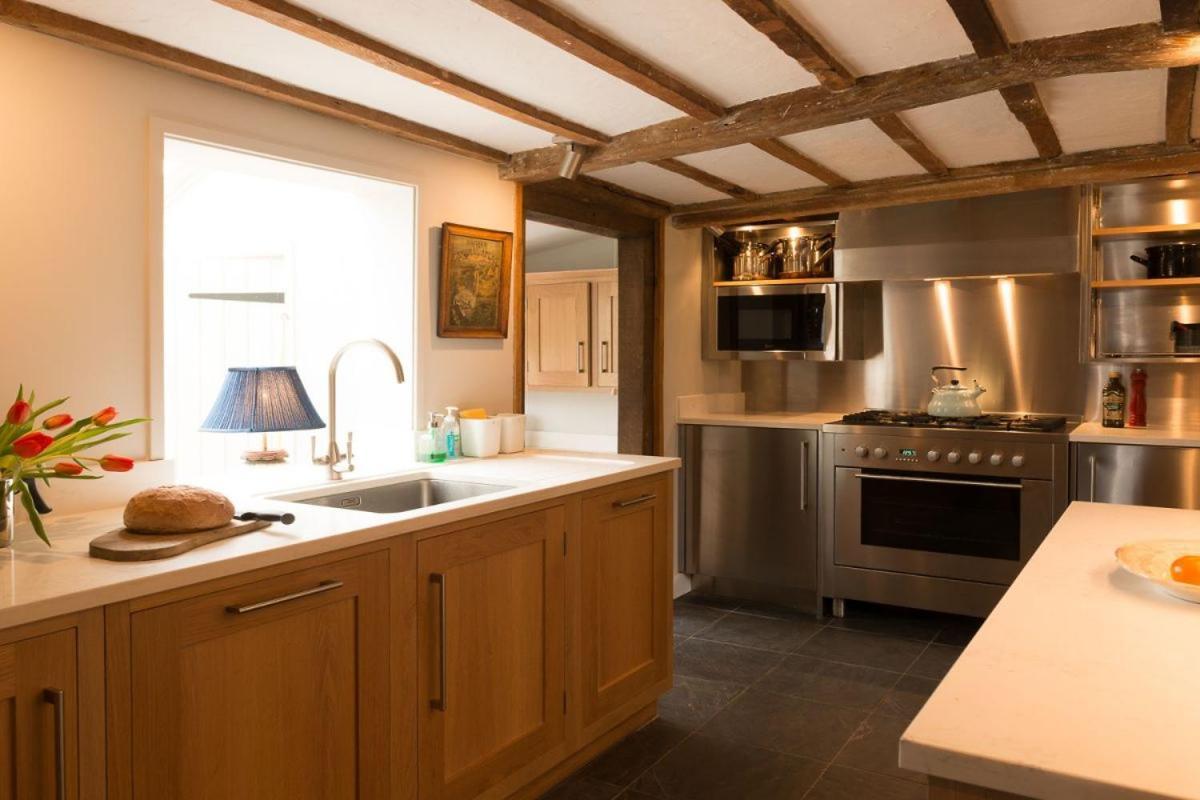 Navigation Cottage On The Historic Sea Lock Overlooking The Nature Reserve Maldon Esterno foto