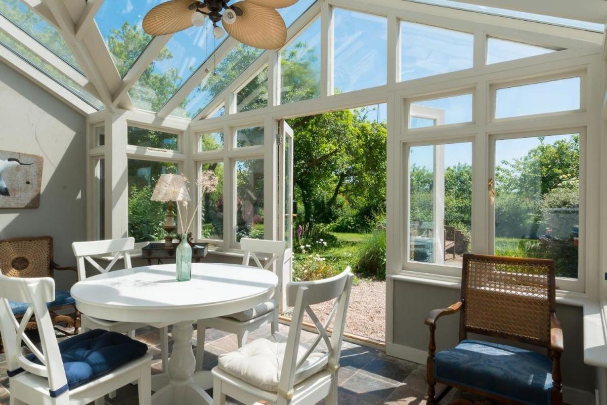 Navigation Cottage On The Historic Sea Lock Overlooking The Nature Reserve Maldon Esterno foto