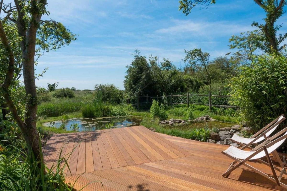 Navigation Cottage On The Historic Sea Lock Overlooking The Nature Reserve Maldon Esterno foto
