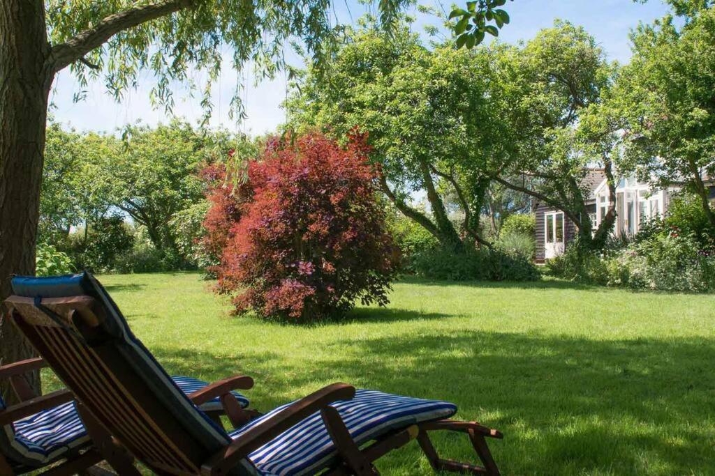 Navigation Cottage On The Historic Sea Lock Overlooking The Nature Reserve Maldon Esterno foto